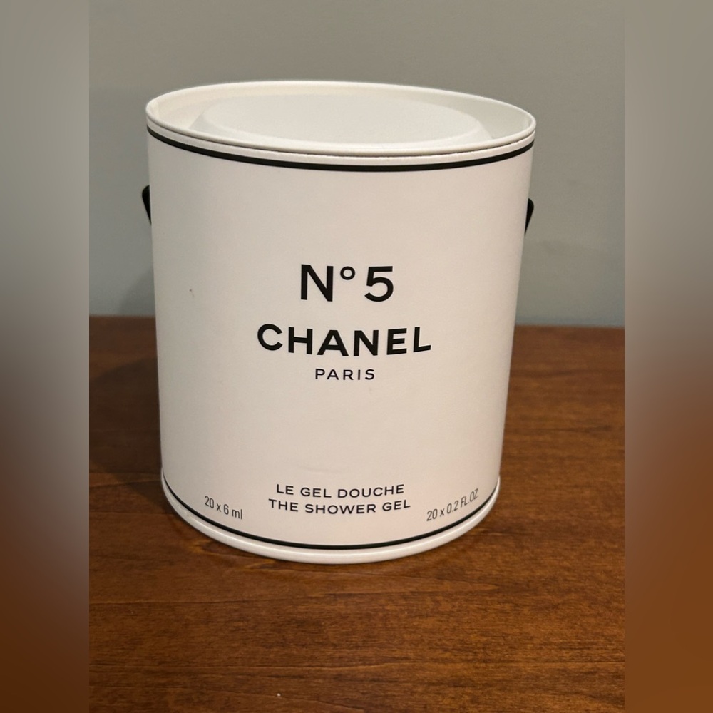 ⭐️ CHANEL NO 5 LIMITED EDITION FACTORY COLLECTION SHOWER GEL ⭐️